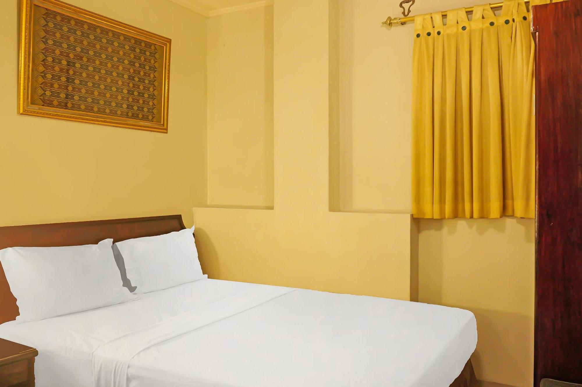 Super Oyo Collection O 92690 Hotel Limas Palembang Exterior photo