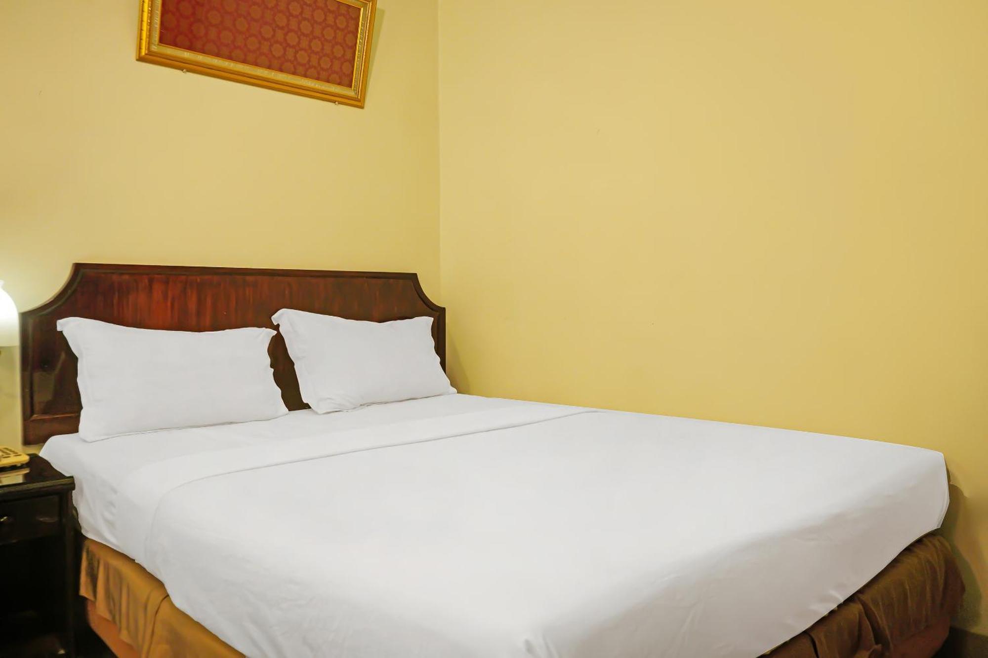 Super Oyo Collection O 92690 Hotel Limas Palembang Exterior photo